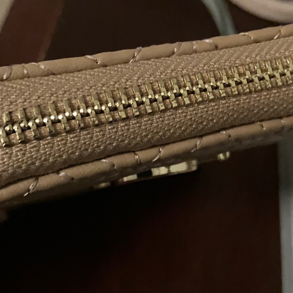 Steve Madden Stylish Quilted Beige Wallet - Picture 4 of 8